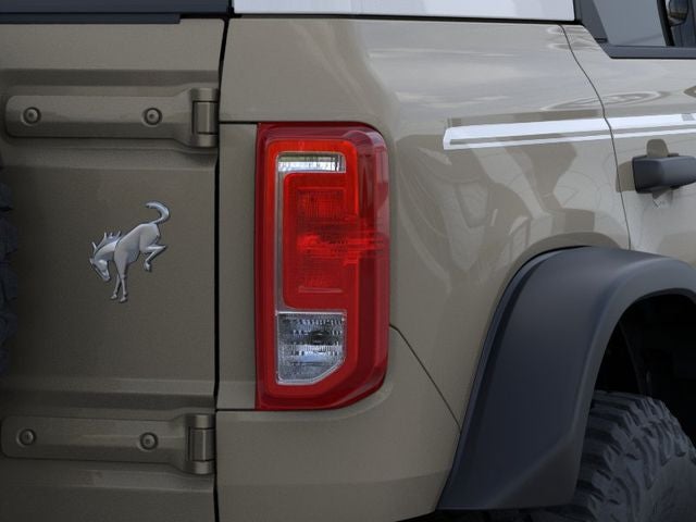 2026 Ford Bronco HERITAGE EDITION Convertible Slide 21