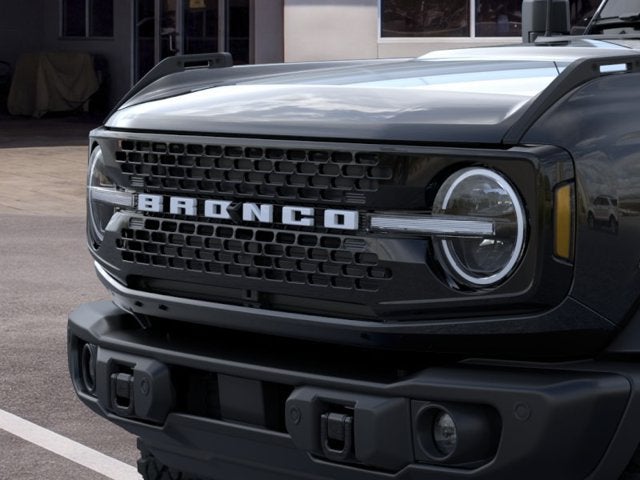 2026 Ford Bronco BADLANDS Convertible Slide 17