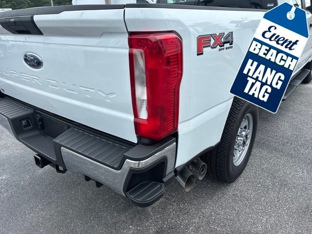2026 Ford F-250SD XL Crew Cab Pickup Slide 14
