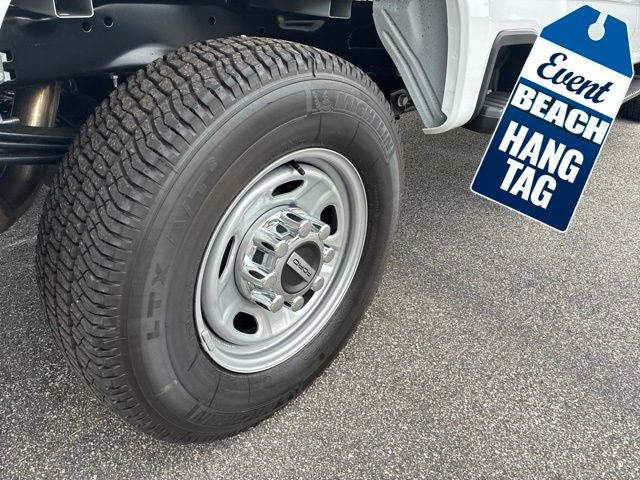 2026 Ford F-250SD XL Crew Cab Pickup Slide 15