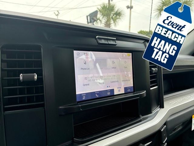 2026 Ford F-250SD XL Crew Cab Pickup Slide 30