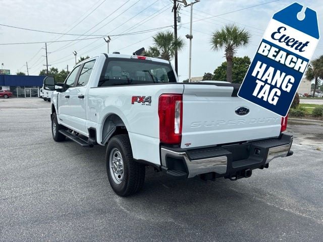 2026 Ford F-250SD XL Crew Cab Pickup Slide 3