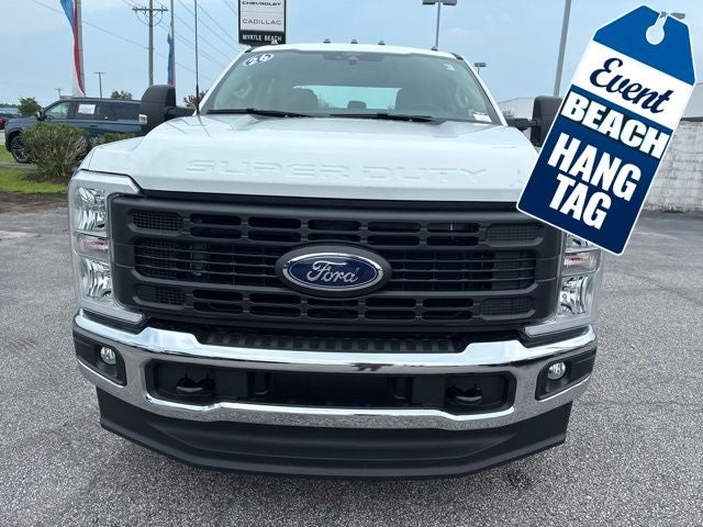 2026 Ford F-250SD XL Crew Cab Pickup Slide 6