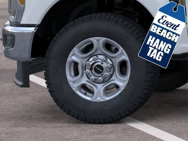 2026 Ford F-250SD XLT Crew Cab Pickup Slide 17