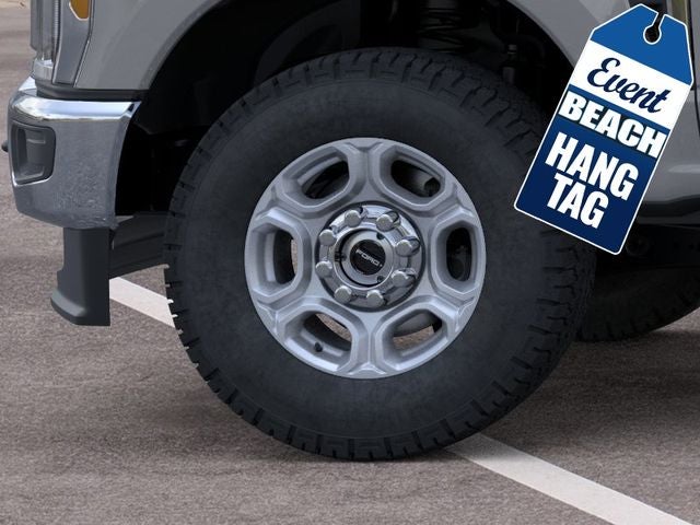 2026 Ford F-250SD XLT Crew Cab Pickup Slide 17