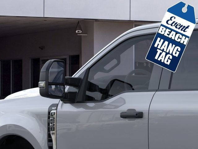 2026 Ford F-250SD XLT Crew Cab Pickup Slide 18