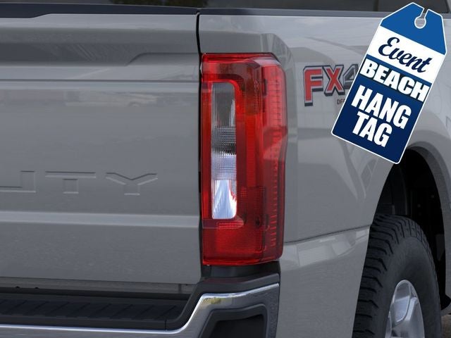 2026 Ford F-250SD XLT Crew Cab Pickup Slide 19