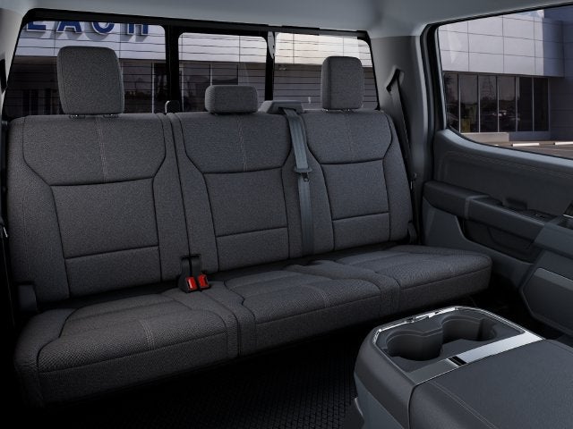 2027 Ford F-250SD XLT Crew Cab Pickup Slide 9