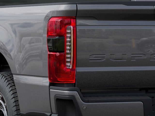 2027 Ford F-250SD XLT Crew Cab Pickup Slide 19