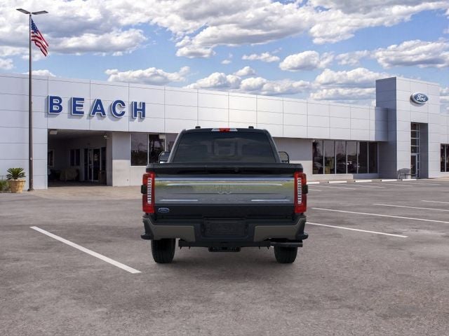 2026 Ford F-350SD KING RANCH Crew Cab Pickup Slide 4