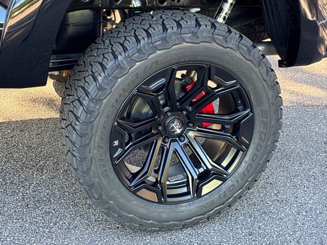 2026 Ford F-150 XLT BLACK WIDOW Crew Cab Pickup Slide 11