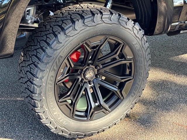 2026 Ford F-150 XLT BLACK WIDOW Crew Cab Pickup Slide 15