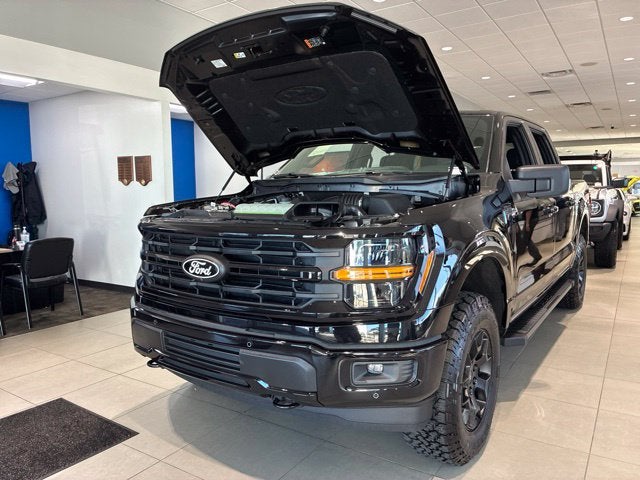 2026 Ford F-150 XLT DARK TRAIL ACCESSORY PKG. Crew Cab Pickup Slide 20