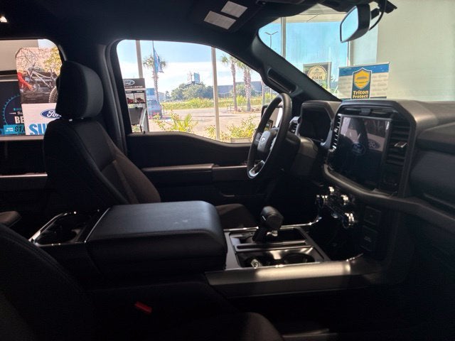 2026 Ford F-150 XLT DARK TRAIL ACCESSORY PKG. Crew Cab Pickup Slide 23