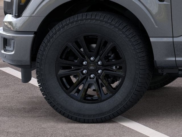 2026 Ford F-150 PLATINUM Crew Cab Pickup Slide 17