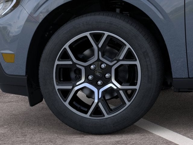 2026 Ford Maverick LARIAT Crew Cab Pickup Slide 18