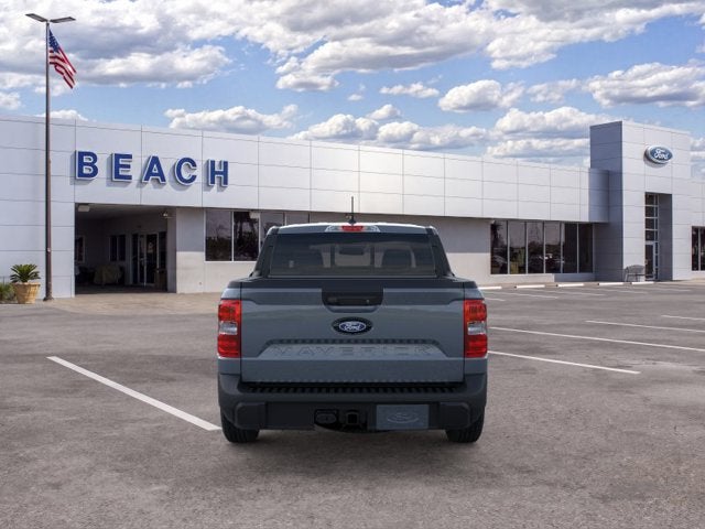 2026 Ford Maverick LARIAT Crew Cab Pickup Slide 3