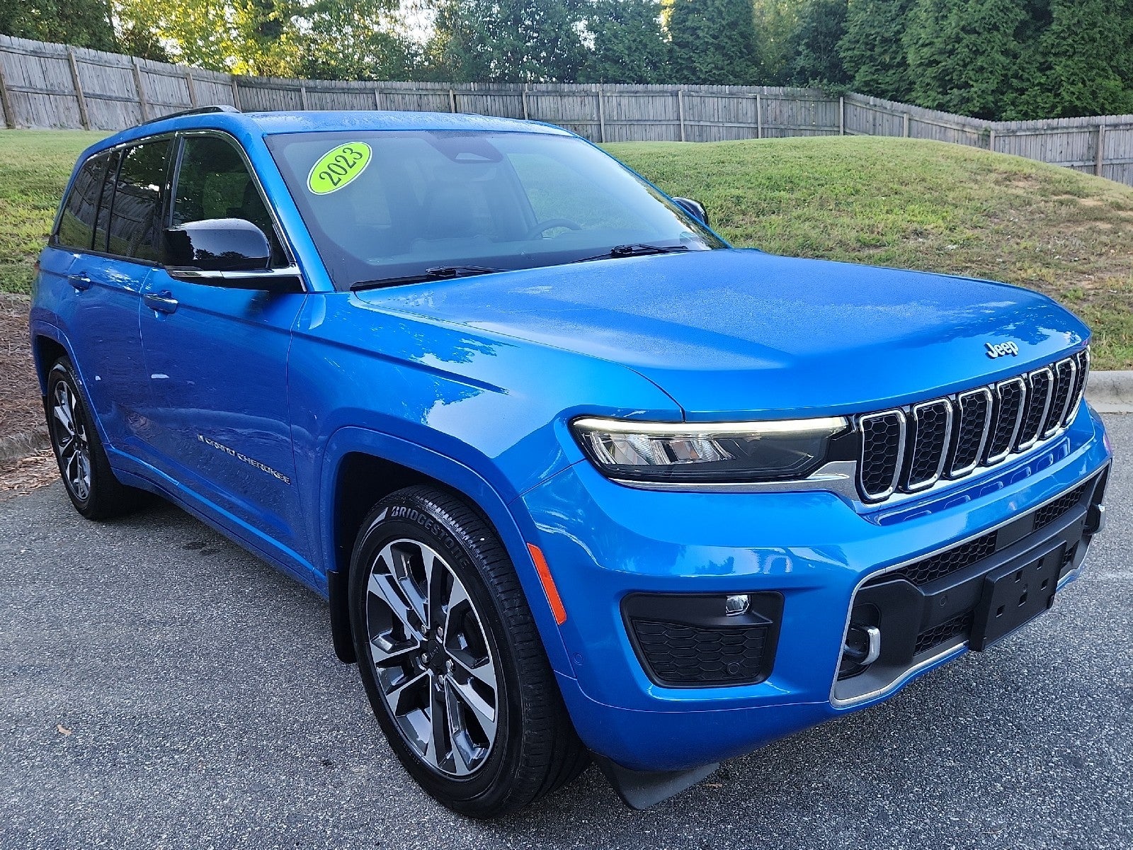  2023 Jeep Grand Cherokee Overland 4WD   