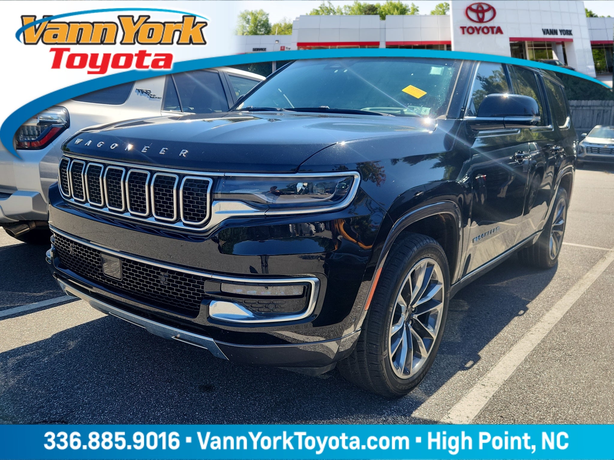 Diamond Black Crystal Pearlcoat 2022 Jeep Wagoneer SUV / Crossover Four-Wheel Drive 8-Speed Automatic