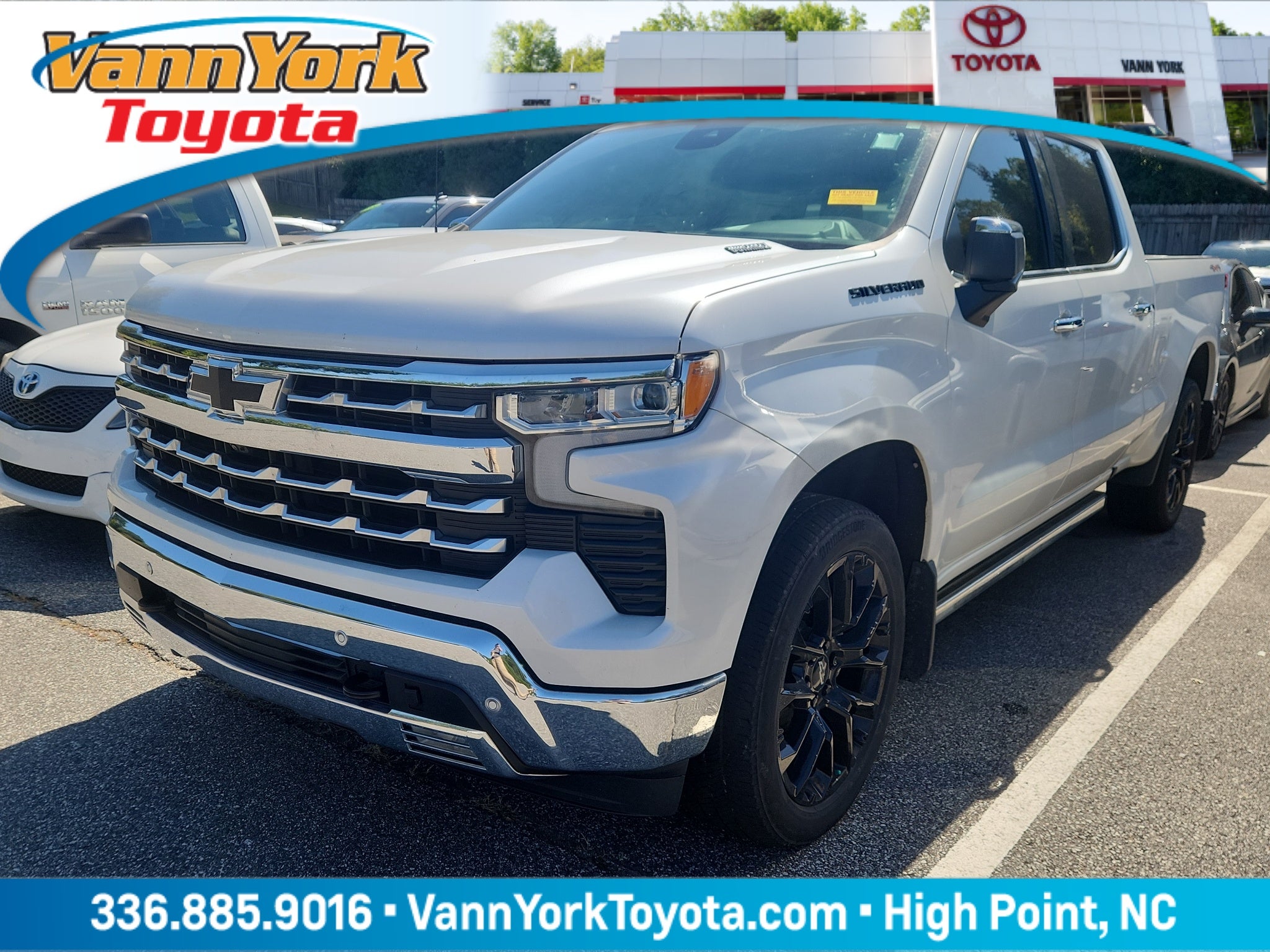 White (Iridescent Pearl Tricoat) 2023 Chevrolet Silverado 1500 Pickup Truck Four-Wheel Drive Automatic