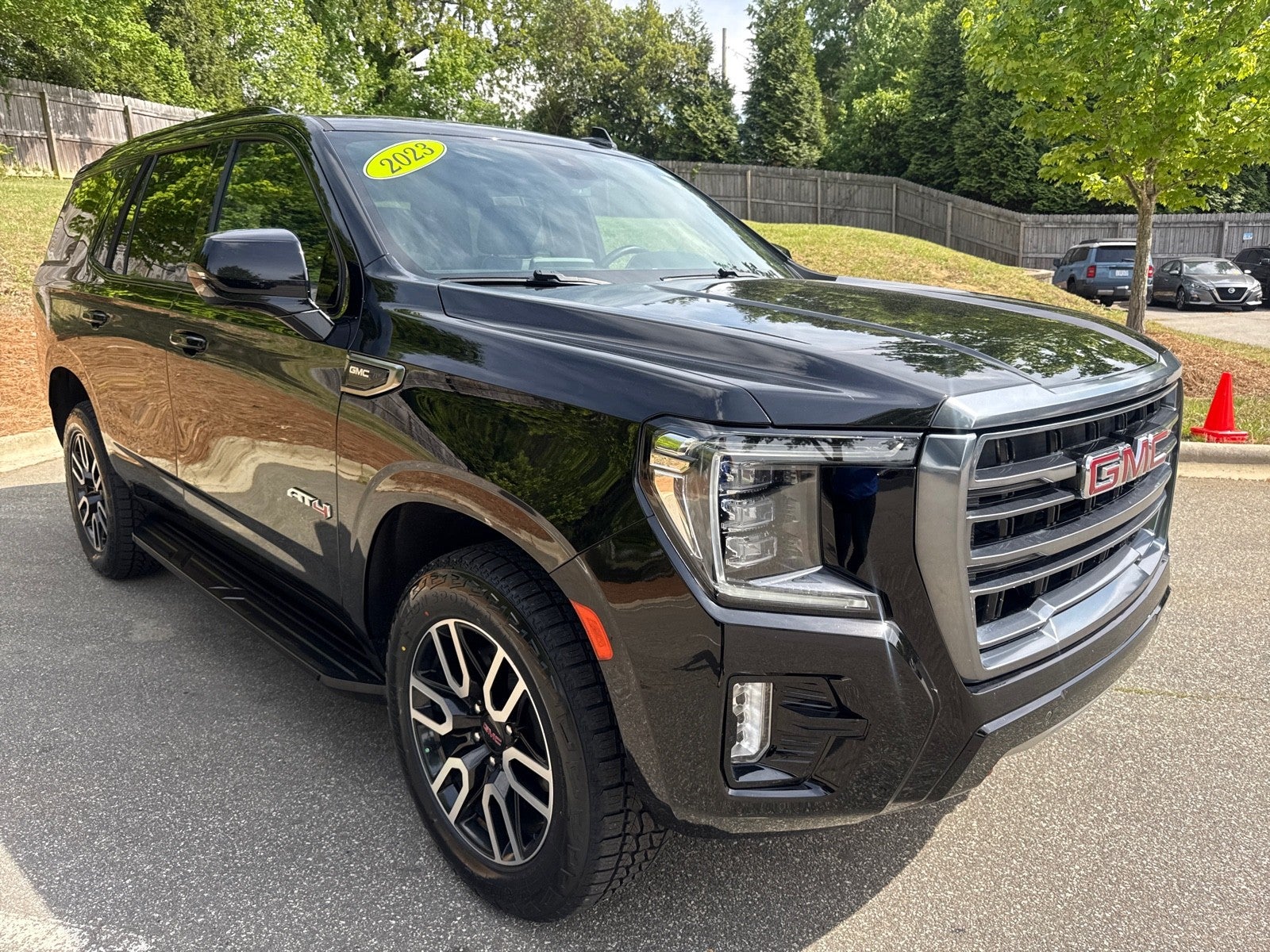 Onyx Black 2023 GMC Yukon AT4 4WD SUV / Crossover Four-Wheel Drive Automatic