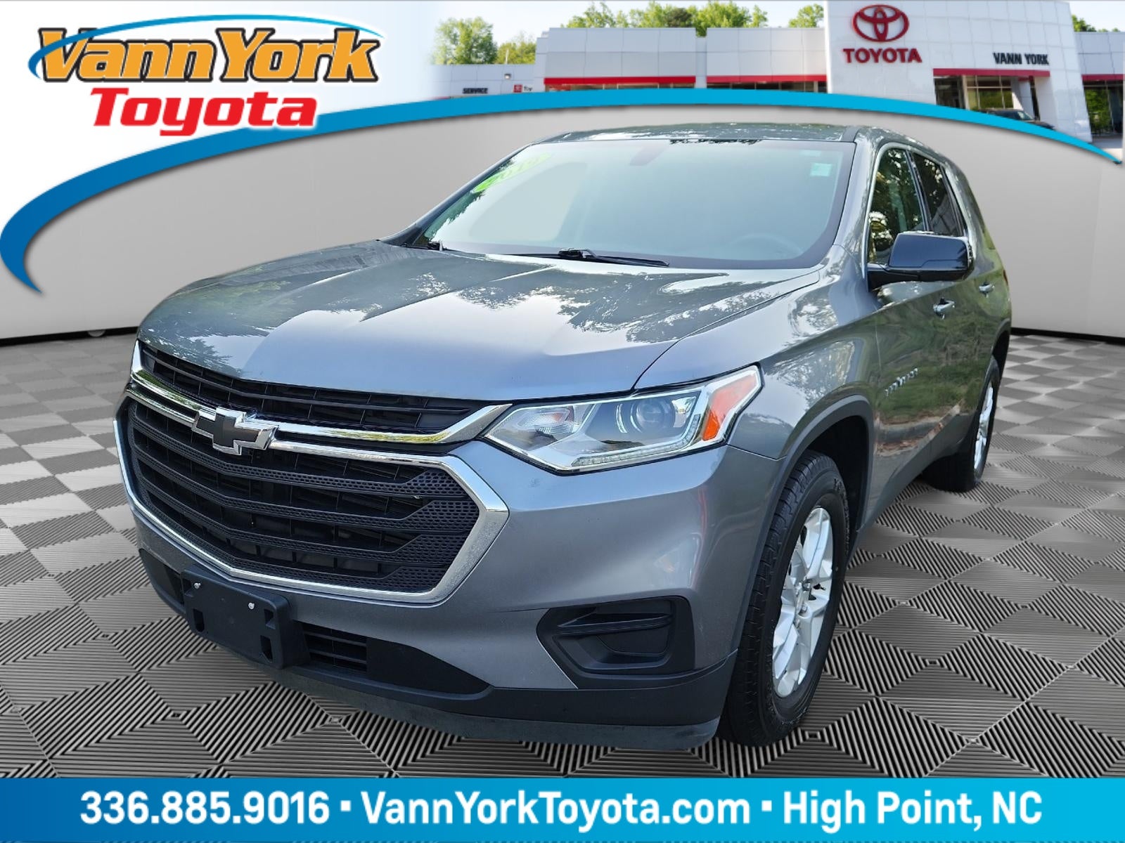 Gray (Satin Steel Metallic) 2019 Chevrolet Traverse SUV / Crossover Front-Wheel Drive 9-Speed Automatic