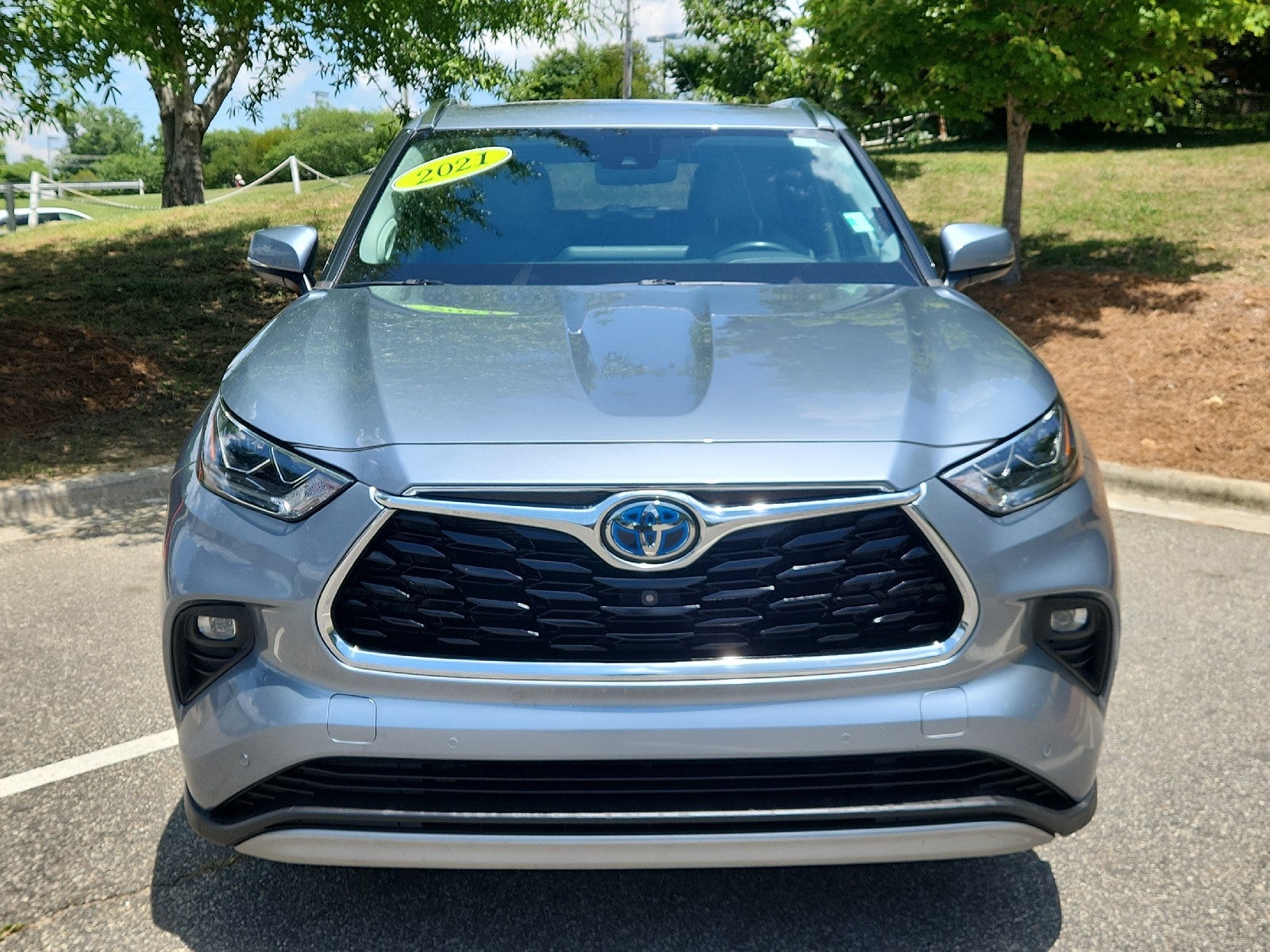 Moon Dust 2021 Toyota Highlander Hybrid Platinum AWD SUV / Crossover All-Wheel Drive Automatic