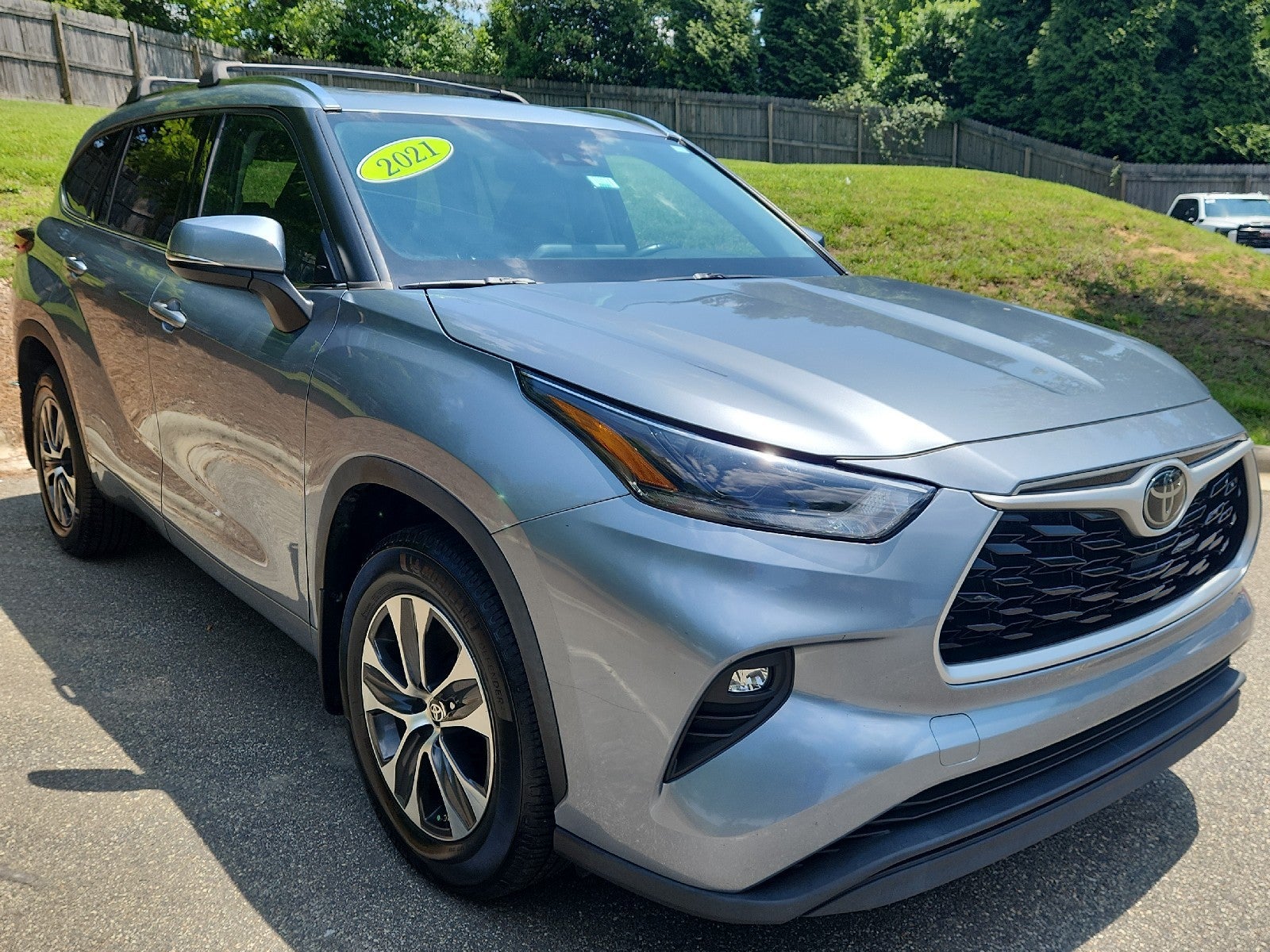 Celestial Silver Metallic 2021 Toyota Highlander SUV / Crossover All-Wheel Drive Automatic