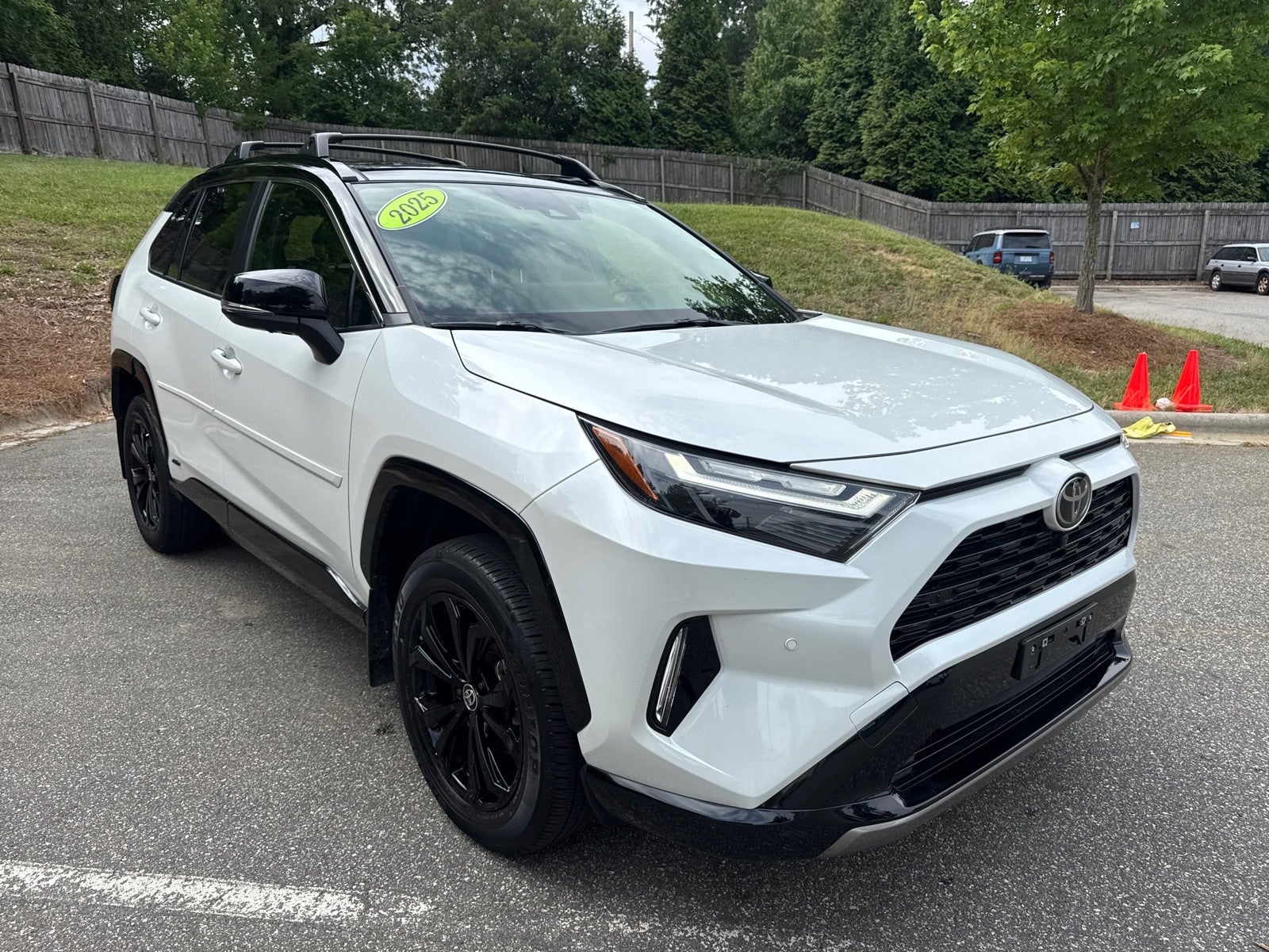 Wind Chill Pearl/Midnight Black Metallic 2025 Toyota RAV4 Hybrid XSE AWD SUV / Crossover All-Wheel Drive Automatic