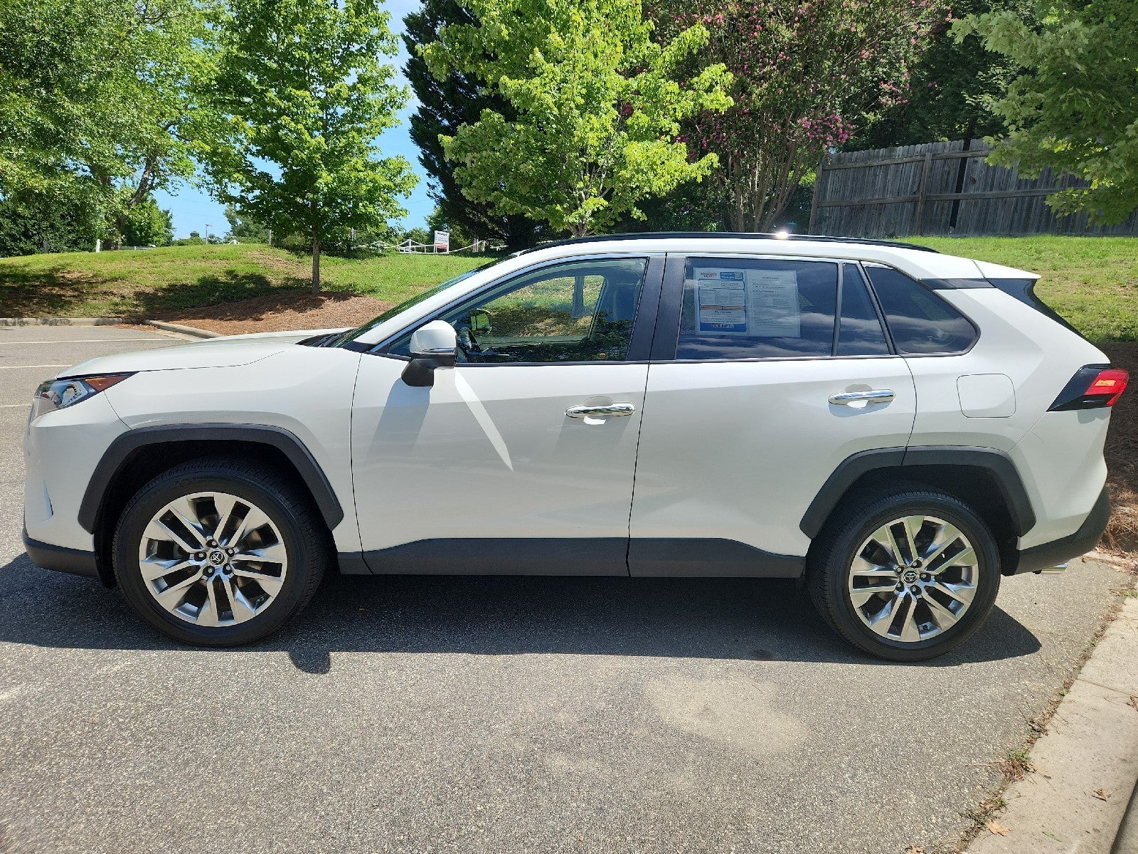 View vehicle photo 4