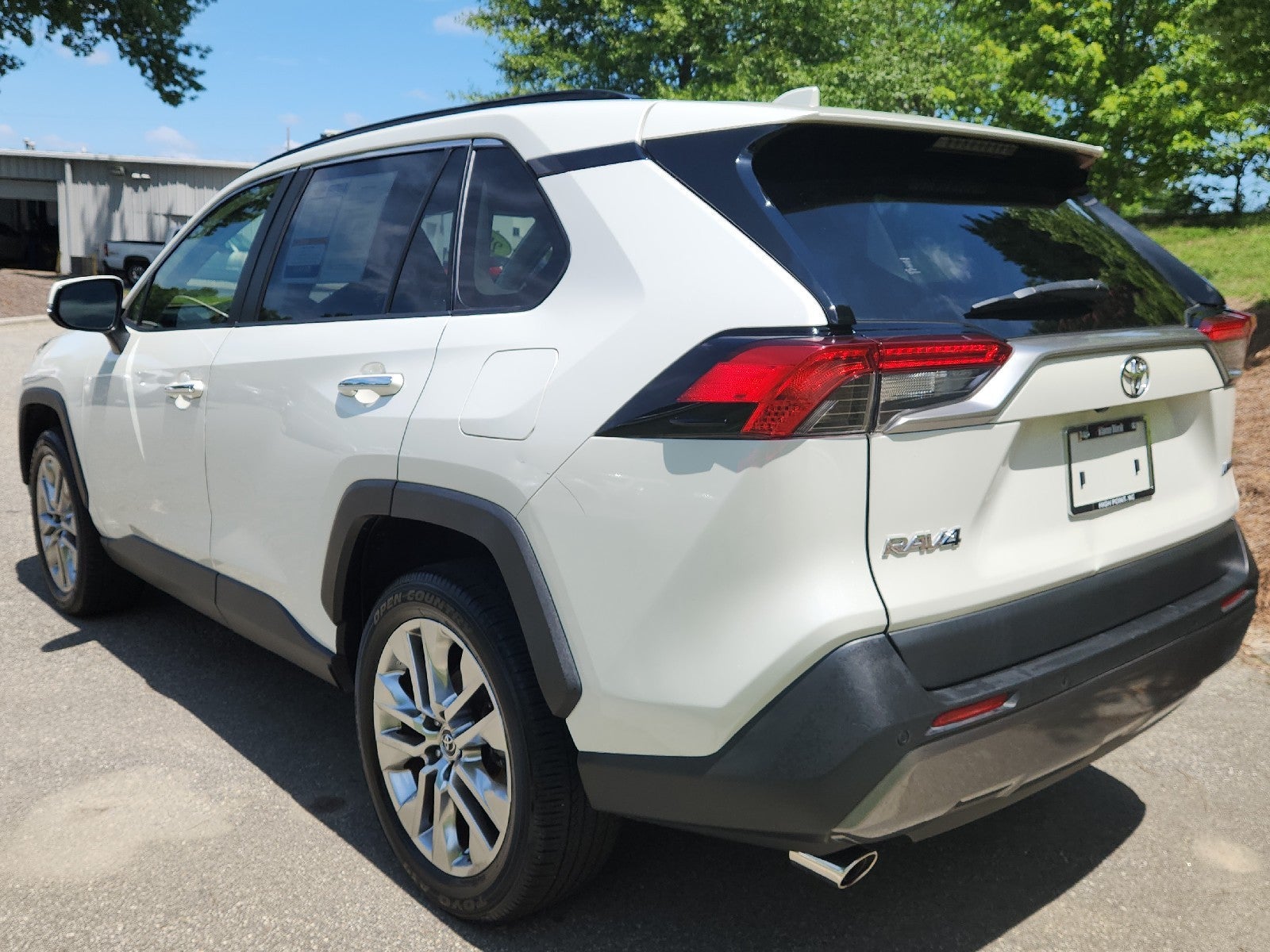 View vehicle photo 5