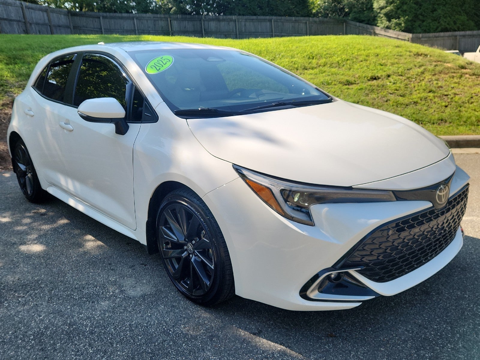  2025 Toyota Corolla Hatchback XSE FWD   