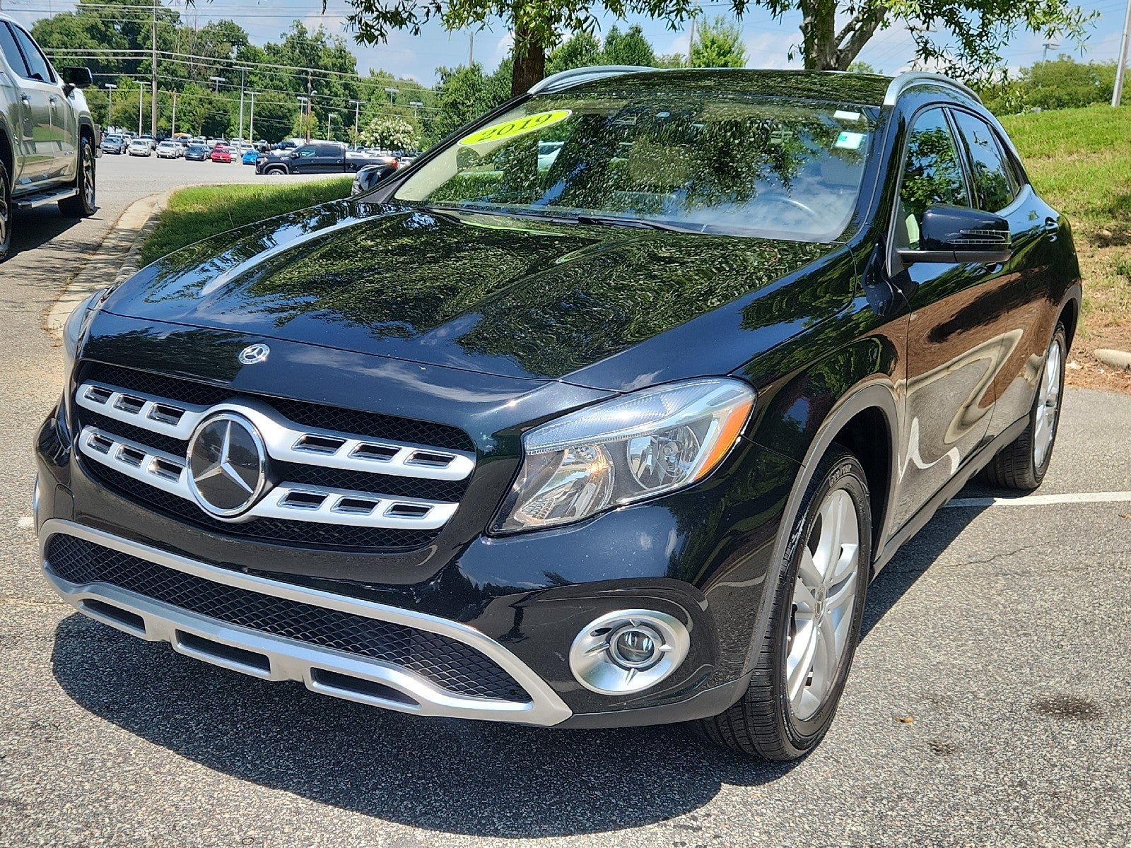 View vehicle photo 3