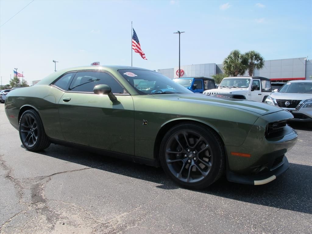 F8 Green 2022 Dodge Challenger Coupe Rear-Wheel Drive 8-Speed Automatic