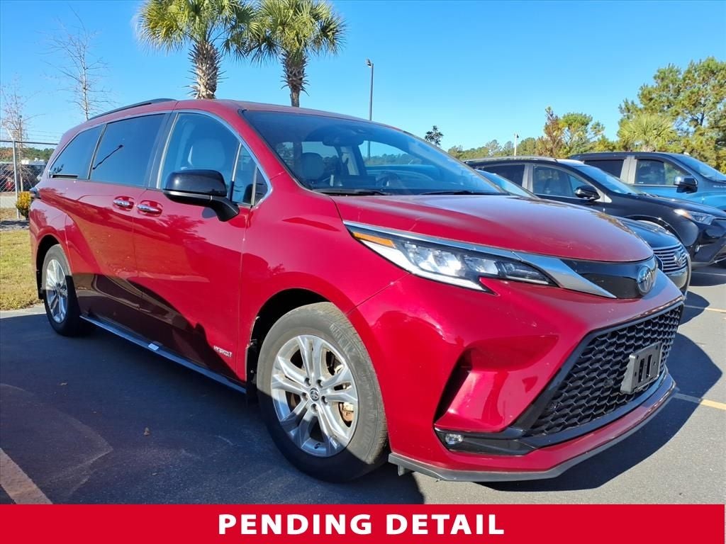 2021 Toyota Sienna XSE 7-Passenger AWD