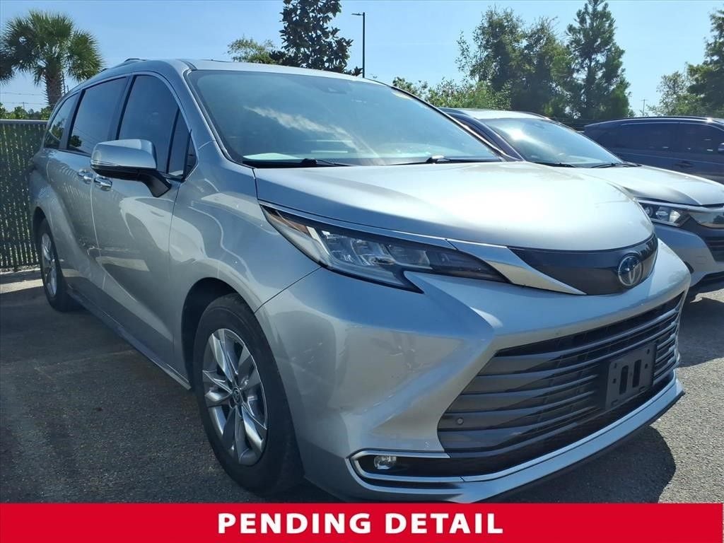 Celestial Silver Metallic 2023 Toyota Sienna Minivan Front-Wheel Drive Continuously Variable Transmission