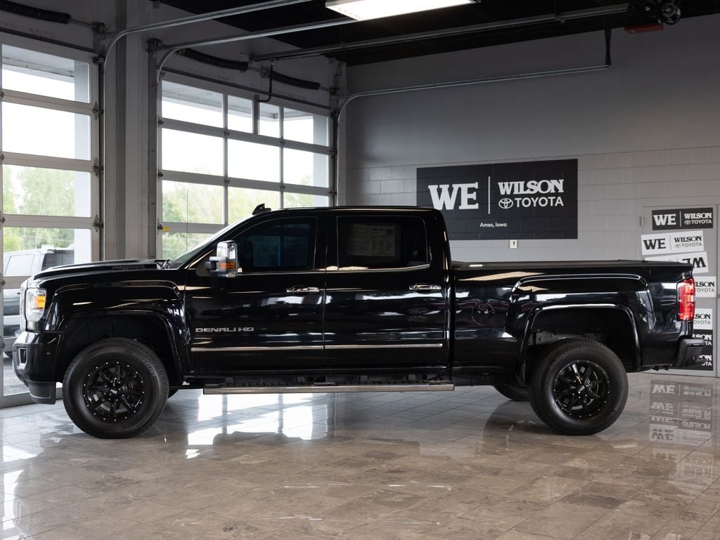  2017 GMC Sierra 2500HD Denali Crew Cab SB 4WD   