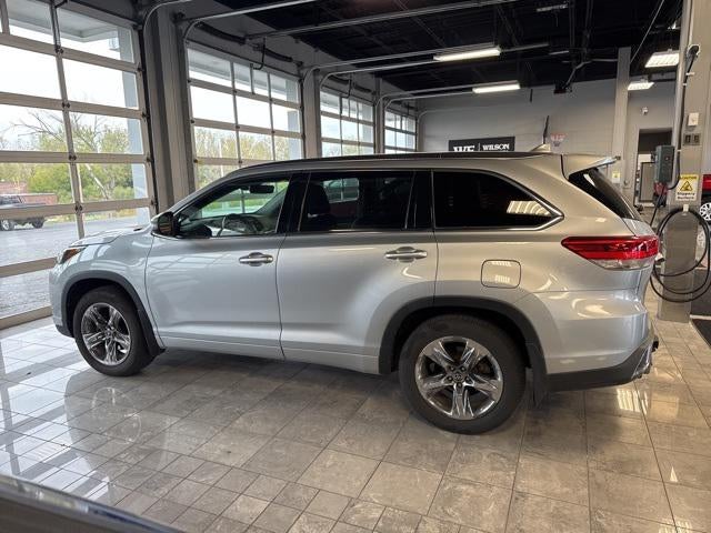 Celestial Silver Metallic 2017 Toyota Highlander SUV / Crossover All-Wheel Drive 8-Speed Automatic
