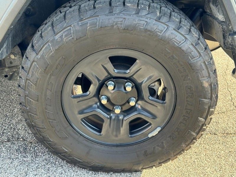 View vehicle photo 7