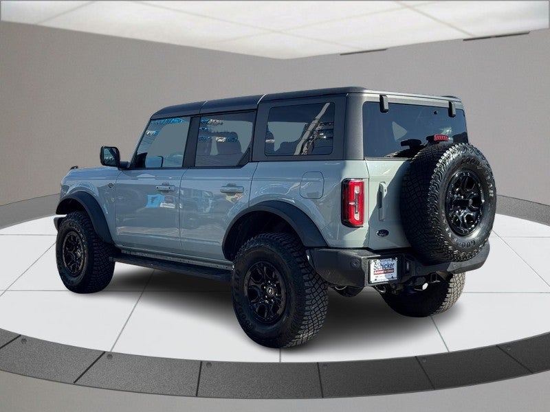 View vehicle photo 4