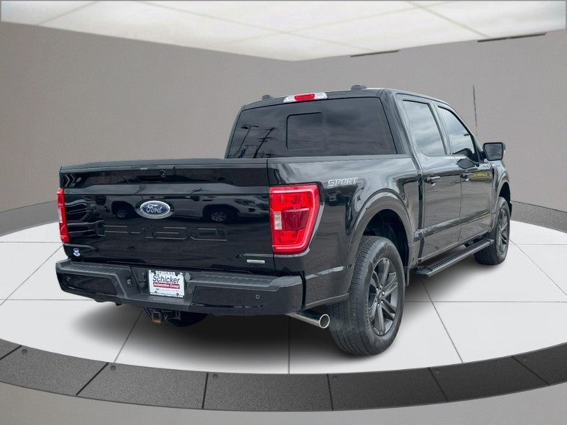 View vehicle photo 3