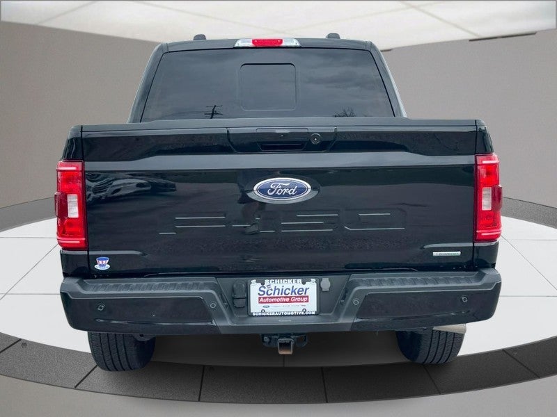 View vehicle photo 4