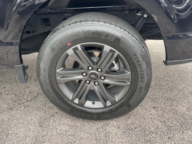 View vehicle photo 7