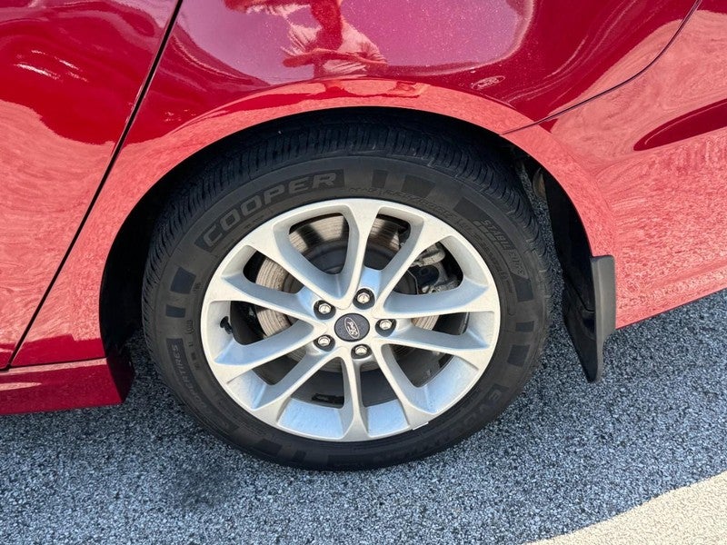 View vehicle photo 7