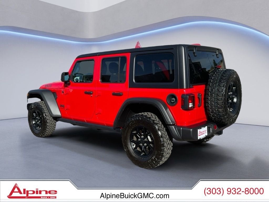 View vehicle photo 3