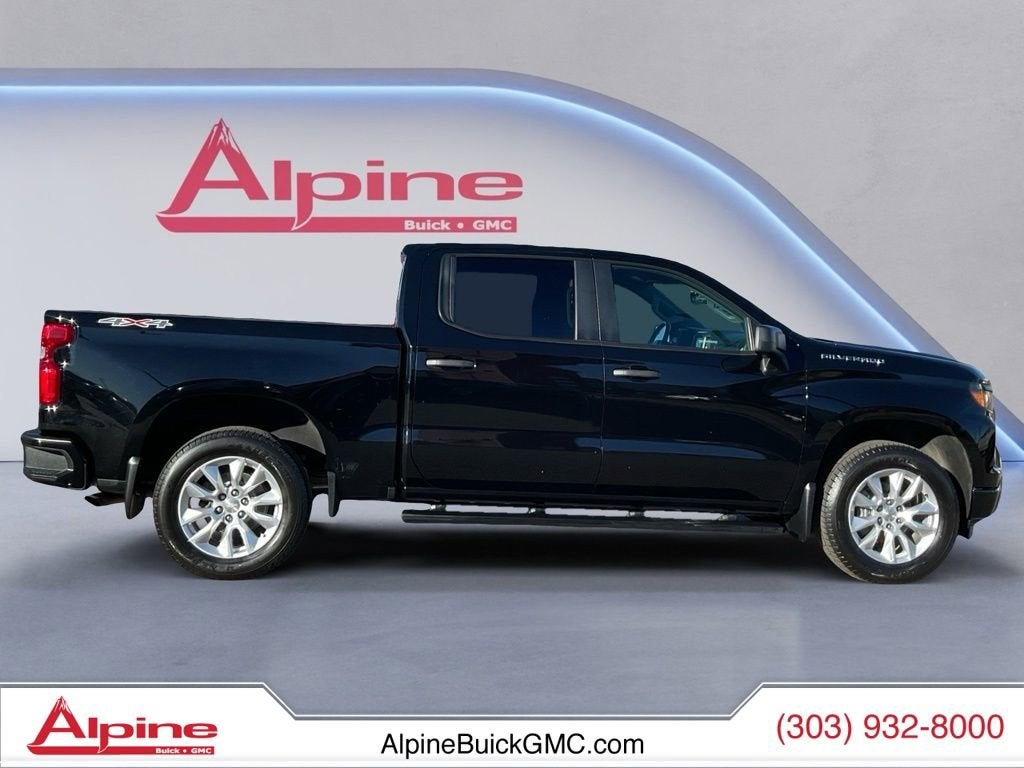 View vehicle photo 6