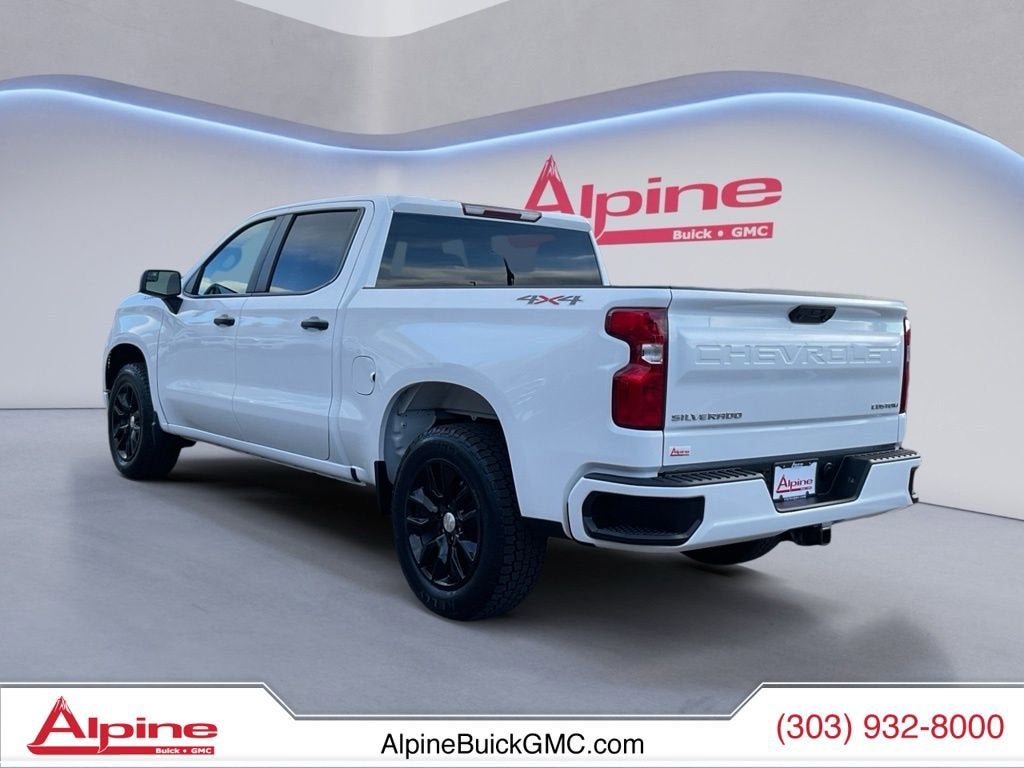 View vehicle photo 3
