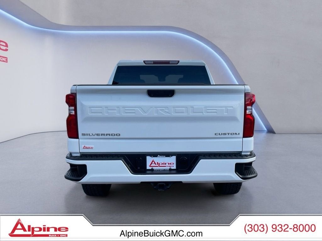View vehicle photo 4