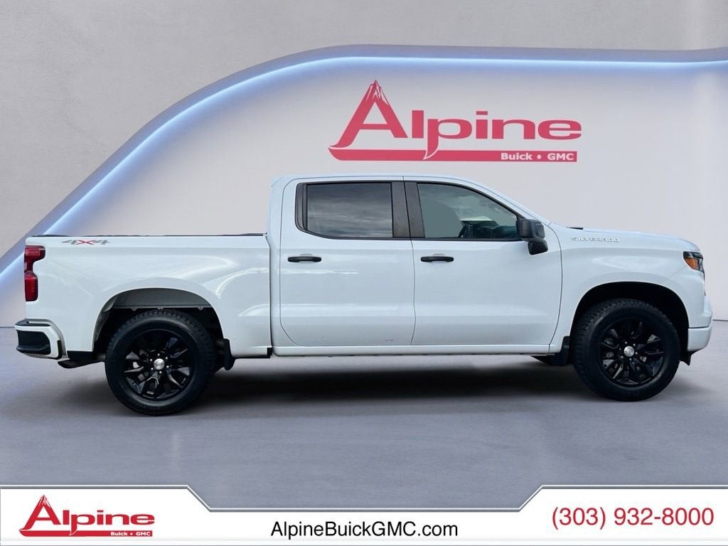 View vehicle photo 6