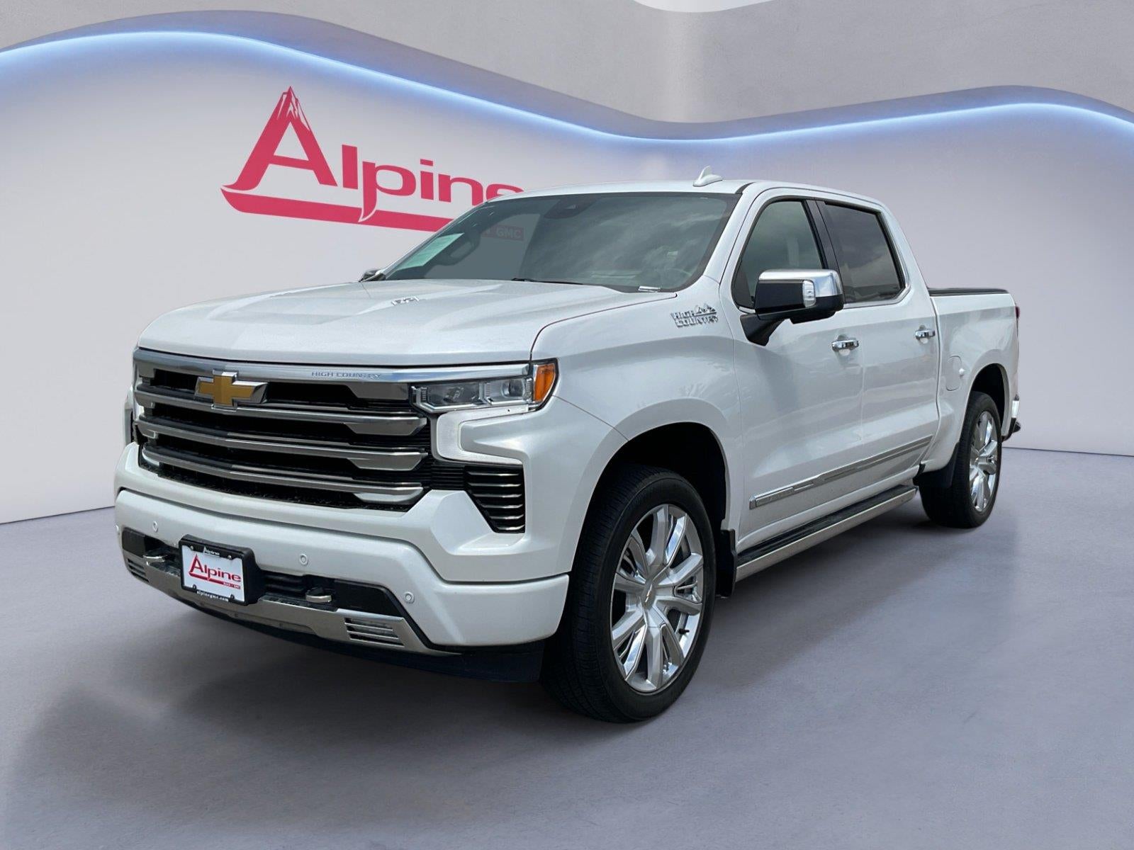 White (Iridescent Pearl Tricoat) 2024 Chevrolet Silverado 1500 Pickup Truck Four-Wheel Drive Automatic